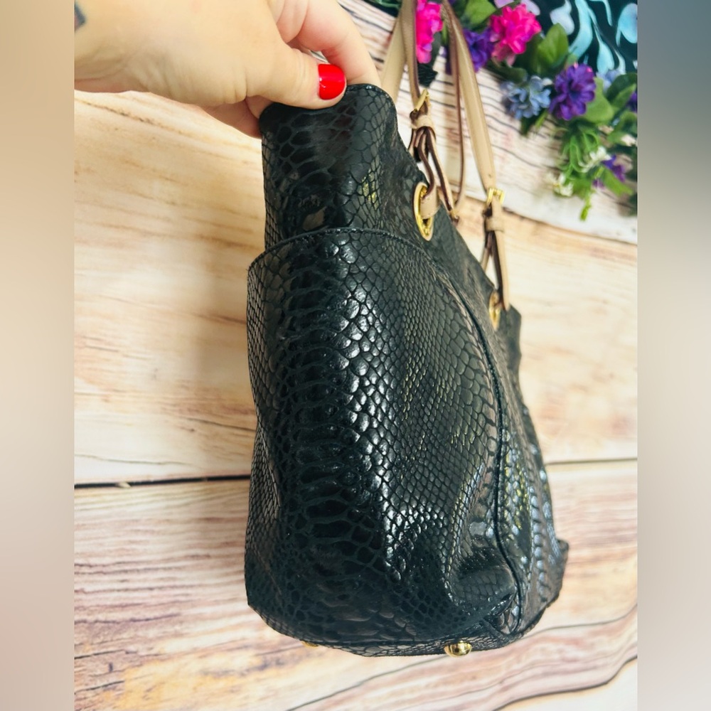 Michael KORS Women’s Black Python Embossed Patent Leather Shoulder Bag Tote - Picture 2 of 15